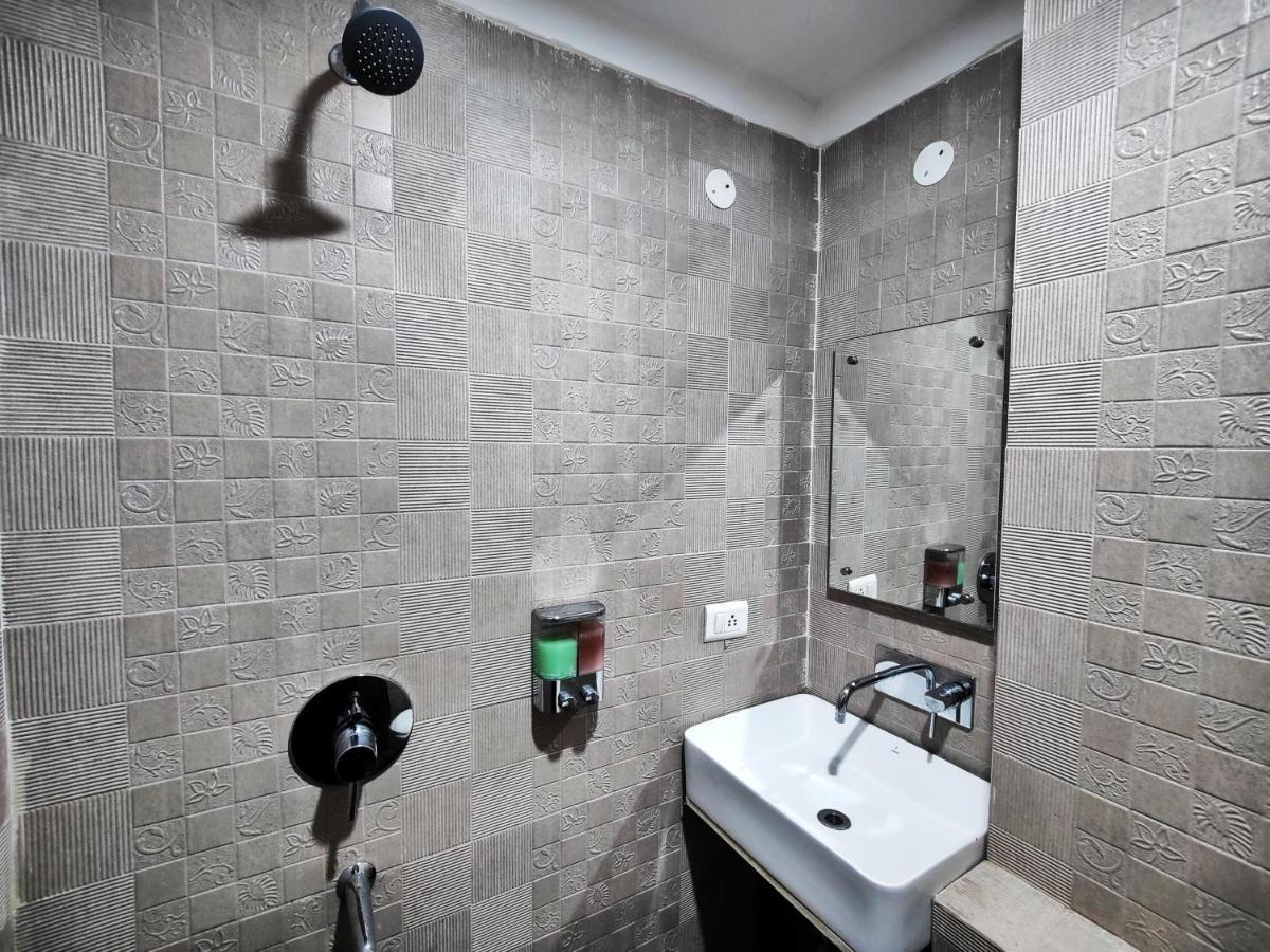 Hotel 21 Next To Chd Railway Station Chandīgarh Zewnętrze zdjęcie